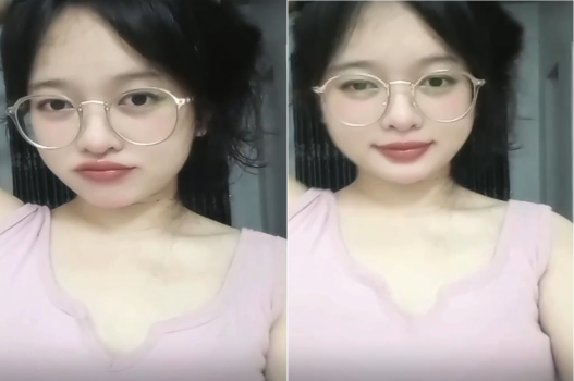 sex viet 2024 Em show hàng cạ bím lên chiếc gối ôm